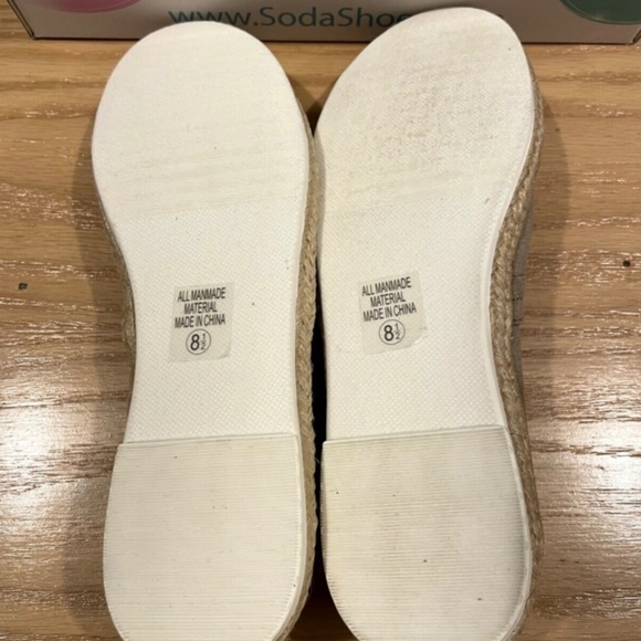 🥿🥿 NEW Soda Shoes Taupe Seanna Flats Size 8.5 New in Box Style # Booth-S - Picture 8 of 9
